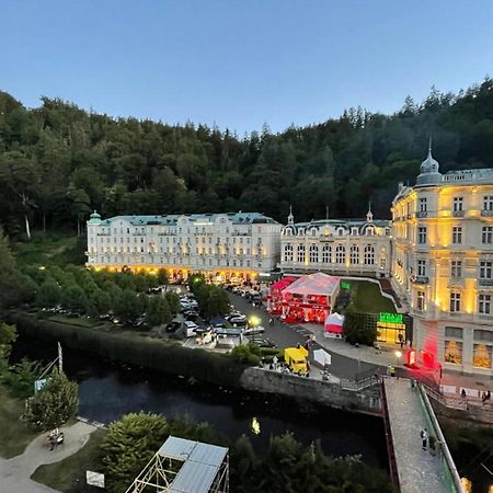 Riverside Apartment Karlovy Vary Esterno foto