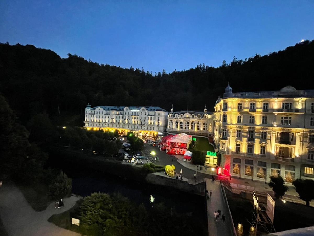 Riverside Apartment Karlovy Vary Esterno foto
