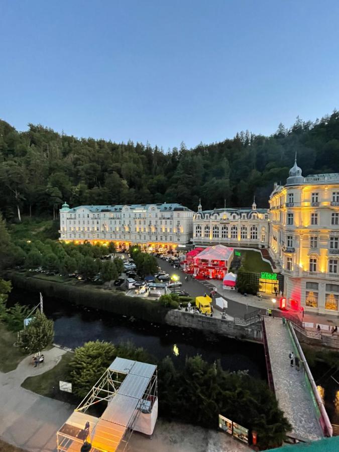 Riverside Apartment Karlovy Vary Esterno foto
